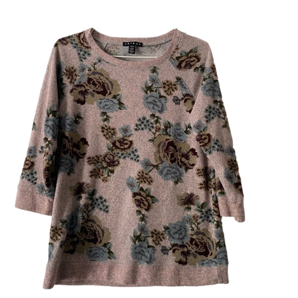 Beautiful Tribal floral print 3/4 sleeve soft pullover top size M